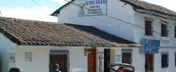 Medical volunteer in Otavalo at a clinic combining traditional and modern medicine